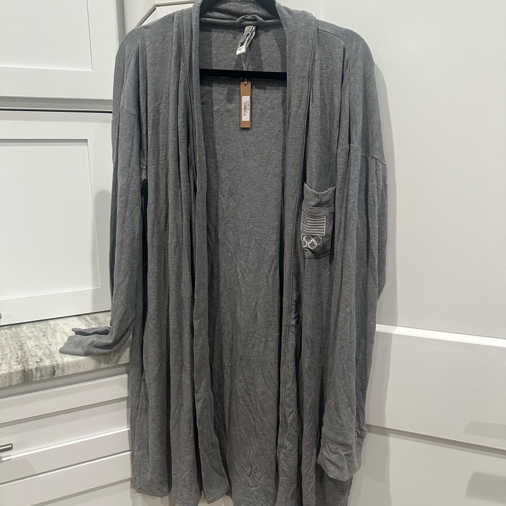 (2417) SKIMS NWT TEAM USA ROBE Olympic in HEATHER GRAY Sz M ** MISSING TIE - Picture 2 of 6